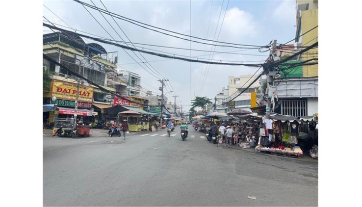 Mặt tiền Lô B Bùi Minh Trực 4.2x16 đúc 4 tầng chỉ 18 tỷ